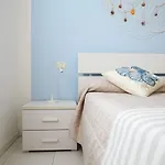Apartment Trilocale A 350 Metri Dal Mare Con Posto Auto E Doccia Esterna Marcelli