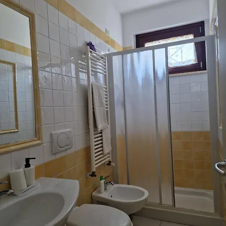 Trilocale A 350 Metri Dal Mare Con Posto Auto E Doccia Esterna