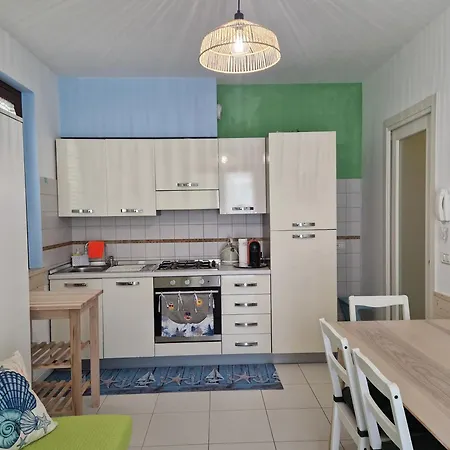 Trilocale A 350 Metri Dal Mare Con Posto Auto E Doccia Esterna مارشيللي