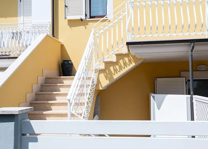 Trilocale A 350 Metri Dal Mare Con Posto Auto E Doccia Esterna *