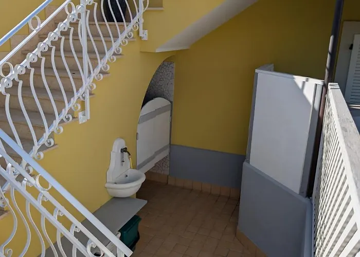 Apartamento Trilocale A 350 Metri Dal Mare Con Posto Auto E Doccia Esterna