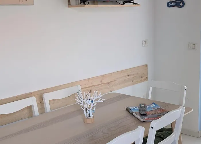 Apartamento Trilocale A 350 Metri Dal Mare Con Posto Auto E Doccia Esterna